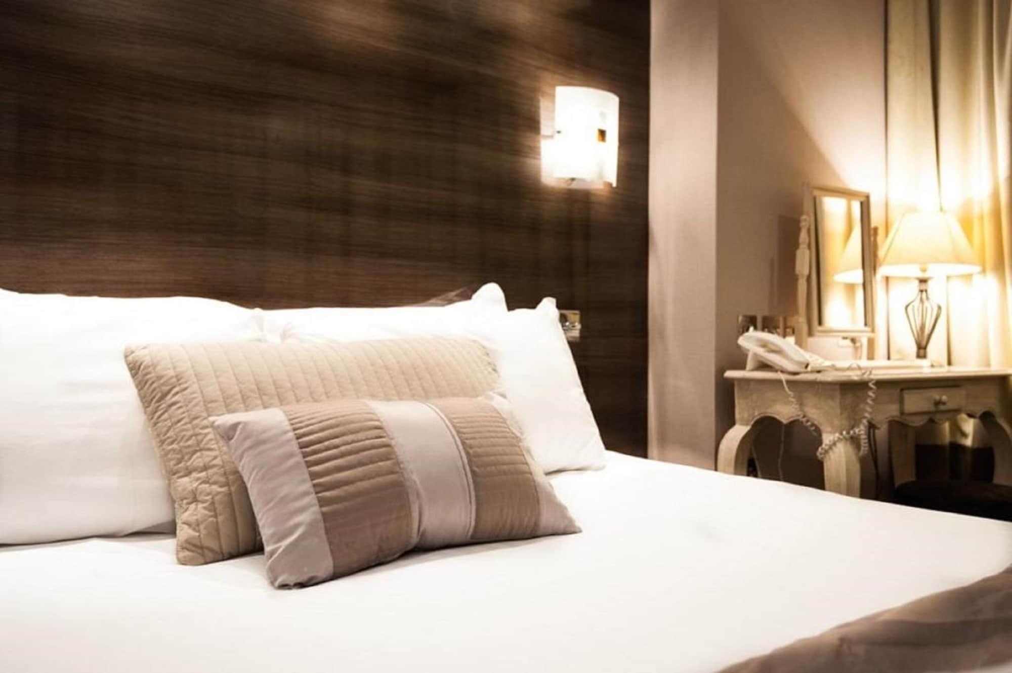 Hotel The Grand