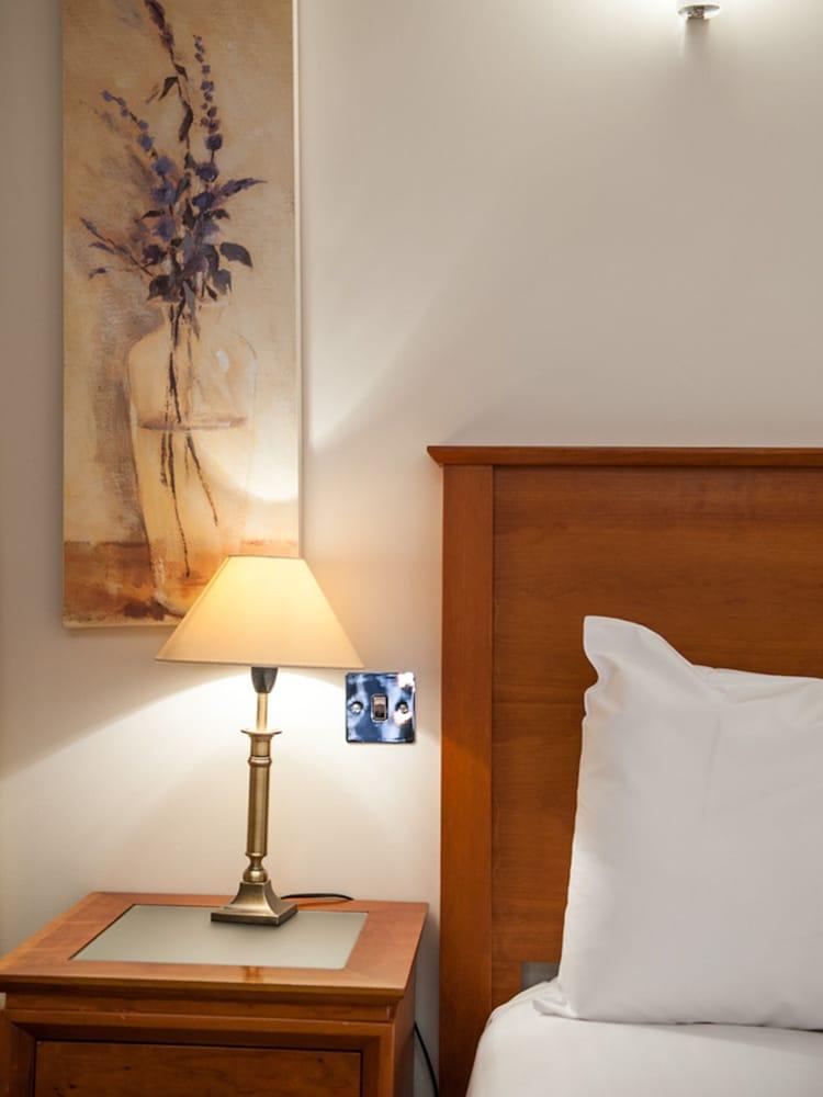 Hotel The Grand